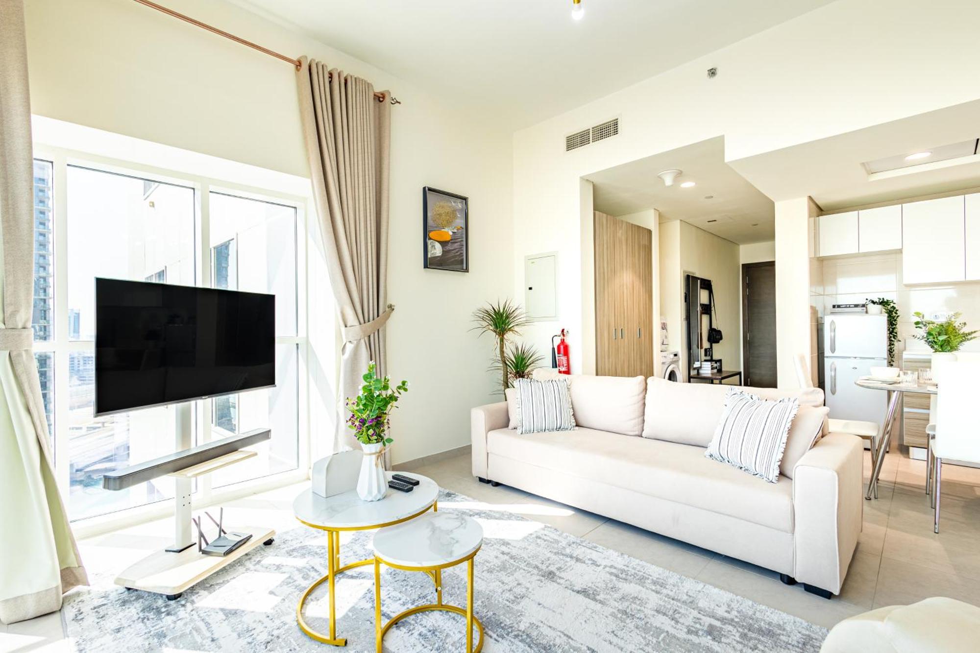 Vibrant Apartment