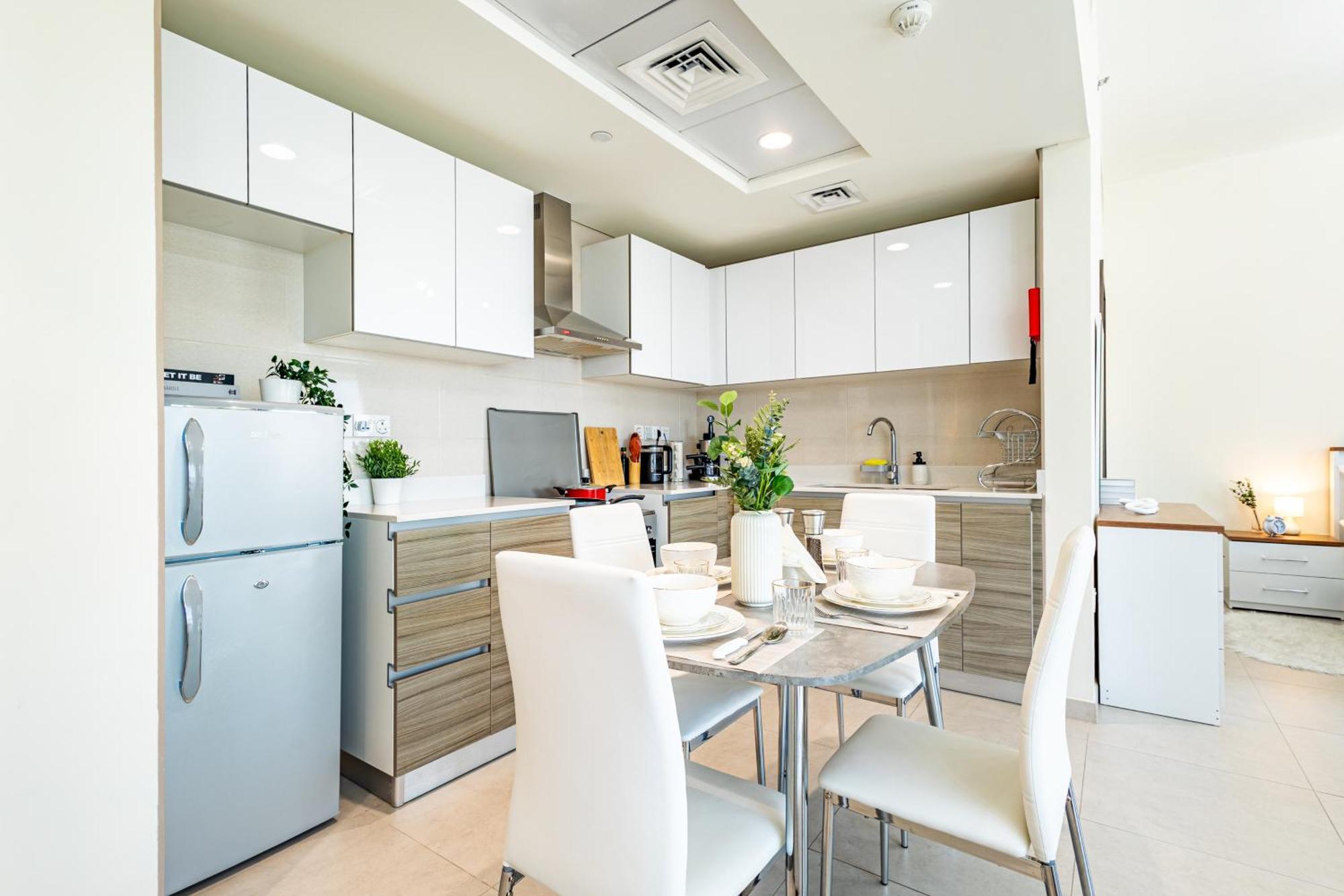 Vibrant Apartment *