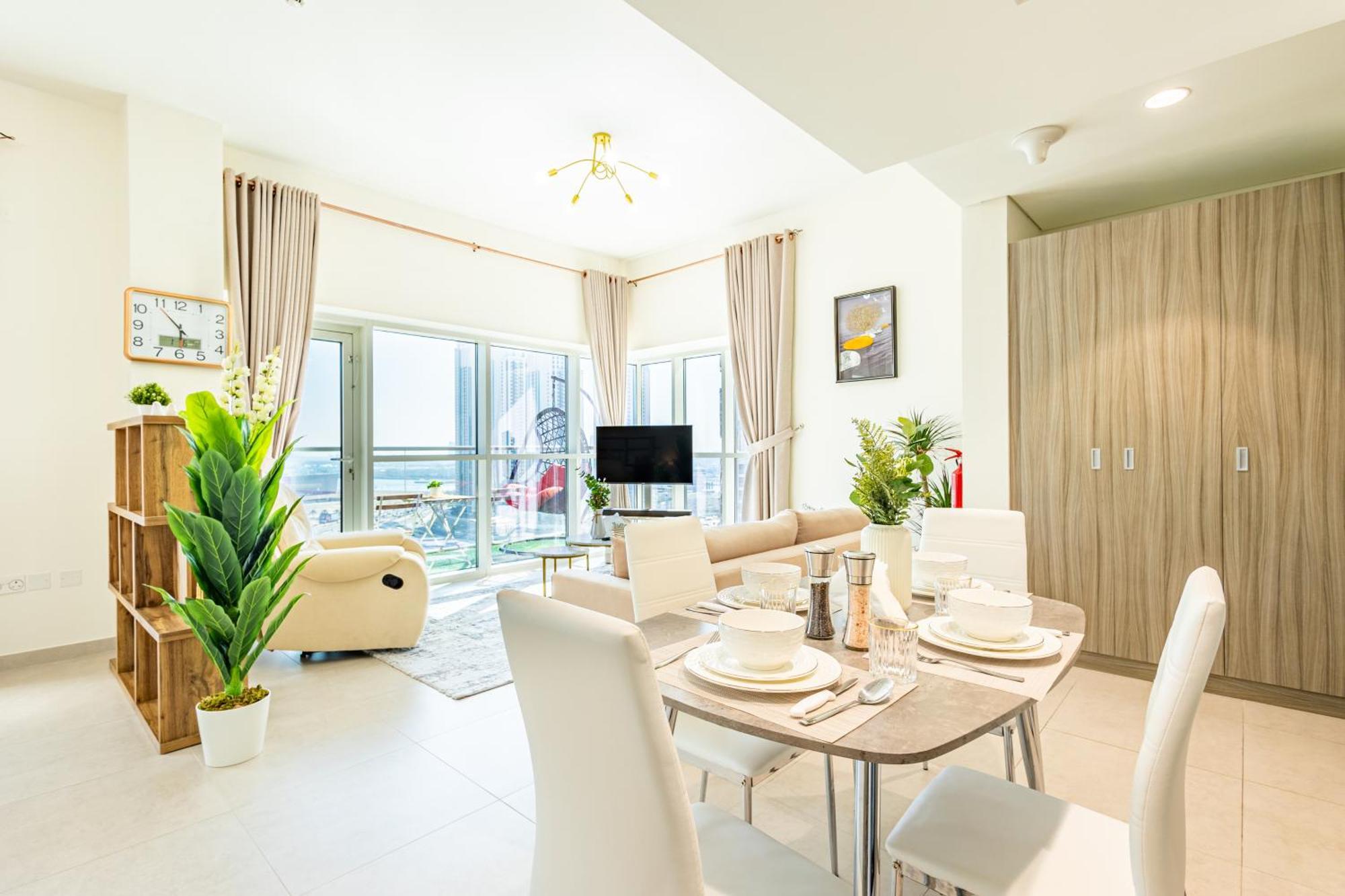 Vibrant Apartment