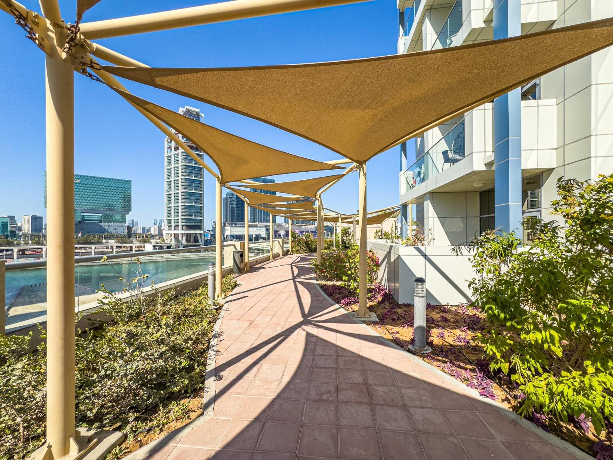 Vibrant * Abu Dhabi