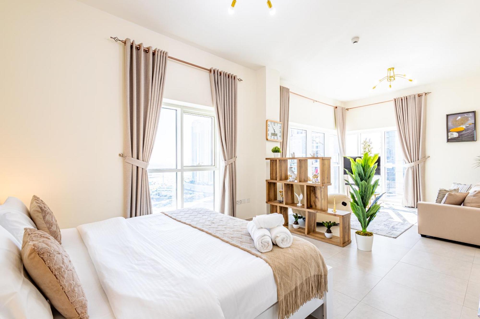 Vibrant Apartment *